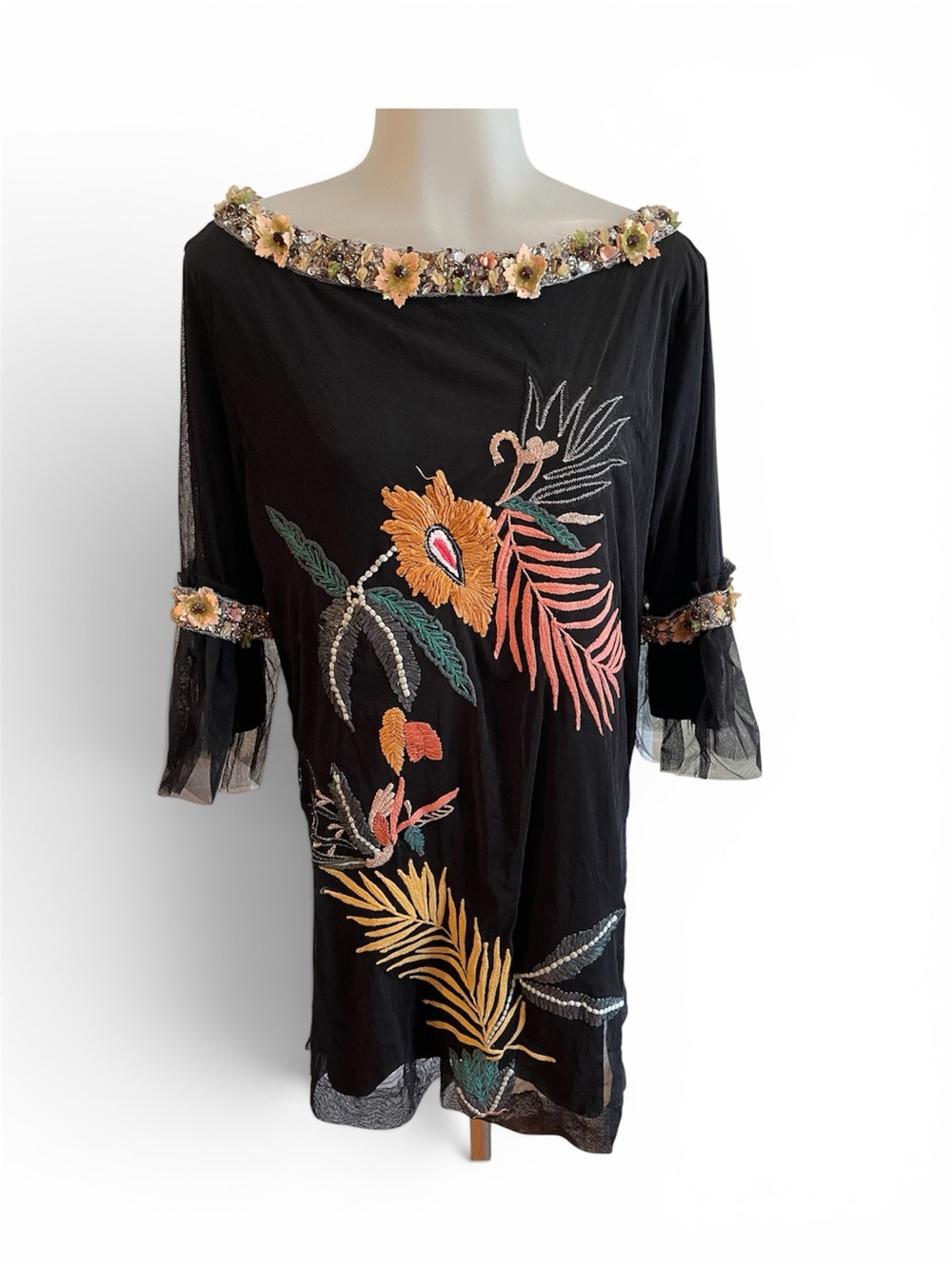 New with Tags Guess Embroidered Black Shift Dress SZ S